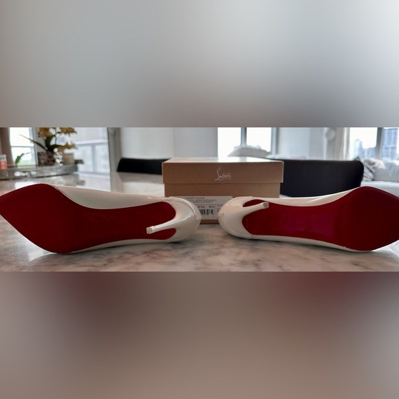 BRAND NEW- Christian Louboutin- Sporty Kate
85 mm Pumps - Patent calf - White - Picture 4 of 5